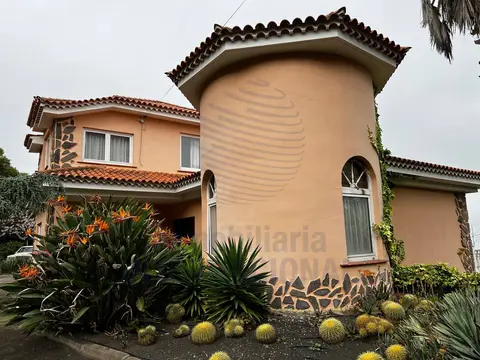 Finca con 3 chalets - La Orotava